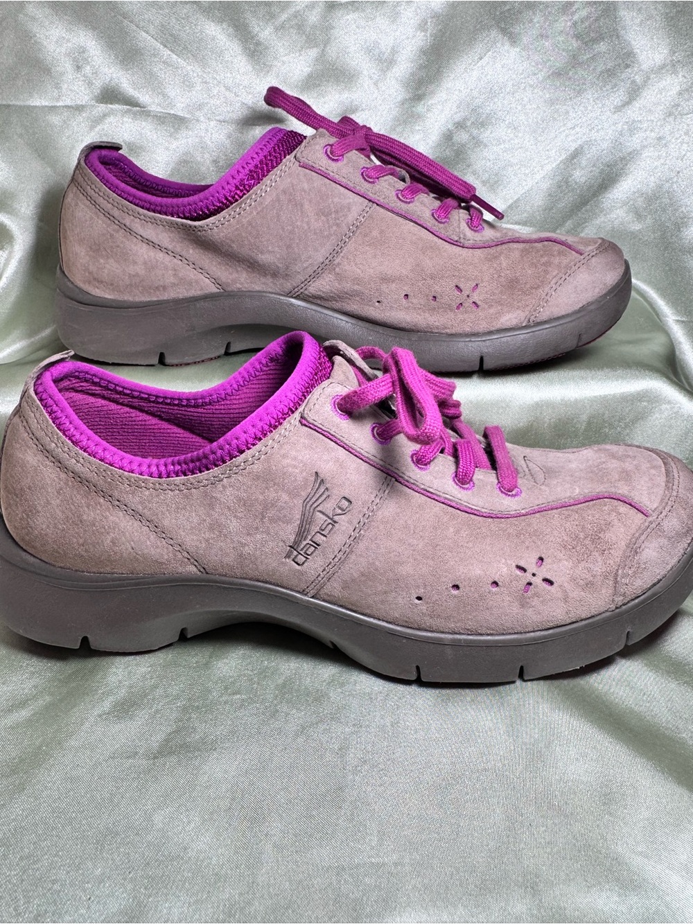 Dansko Elise Oxford Sneaker in Taupe Suede Leather with Pink Accents size 39